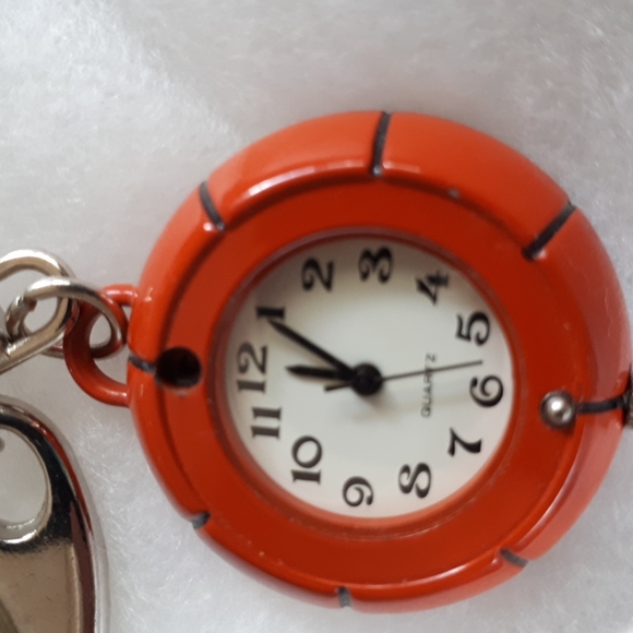 Clip-on watch - Picture 5 of 6